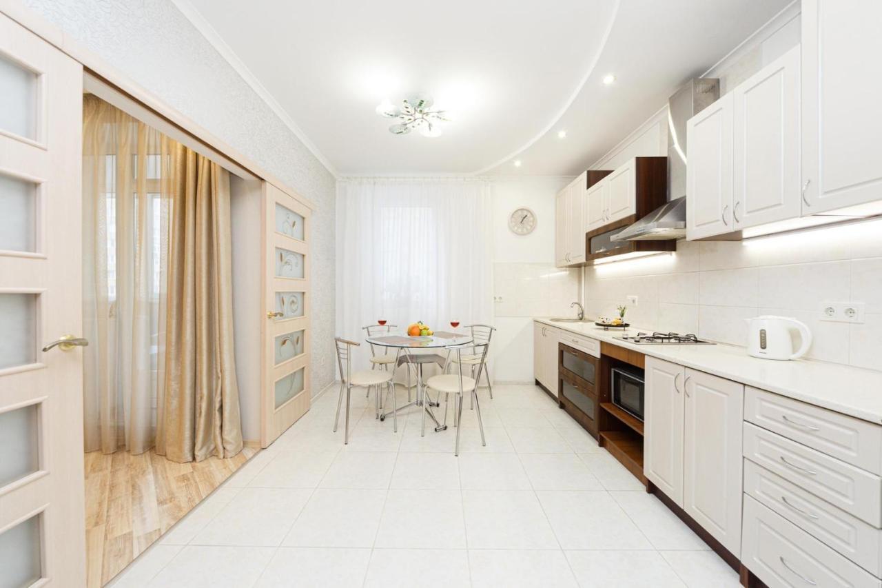 Odessa Arkadia Apartments Bagian luar foto