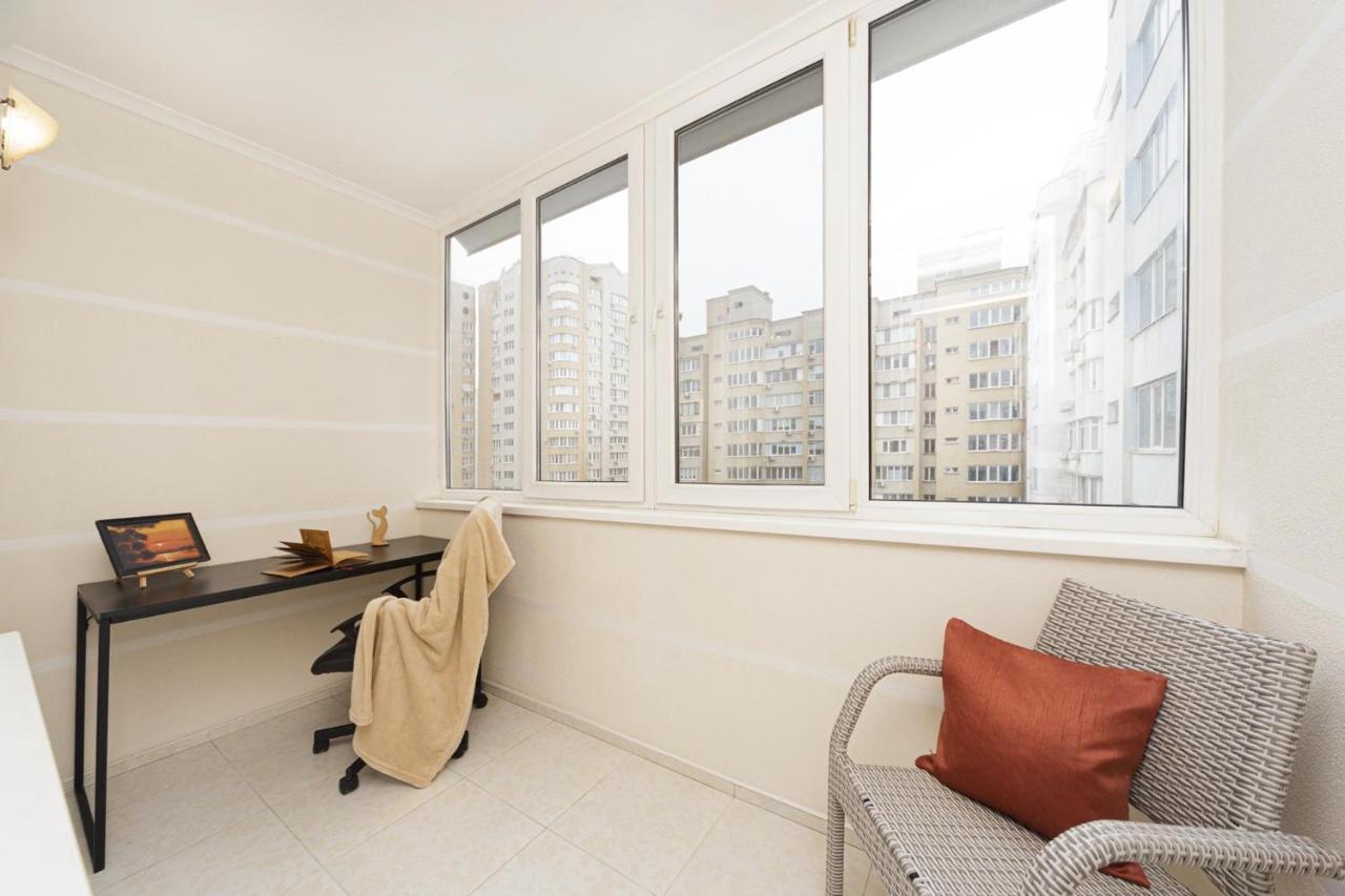 Odessa Arkadia Apartments Bagian luar foto